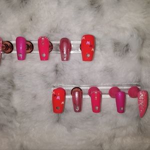 CUSTOM PRESS ON NAILS